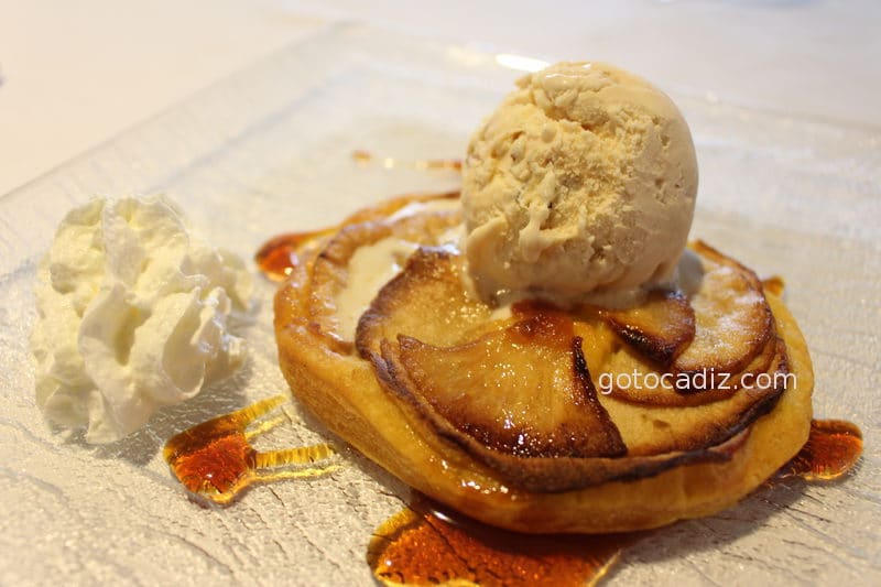Tarta de manzana del restaurante Antonio en Zahara